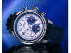 Union Glashütte Belisar Chronograph Automatik Edelstahl 44mm weiß-blaues Zifferblatt blaues Textilband – Herrenuhren Chronograph aus Edelstahl. Das Gehäuse ist rund und silber. Das Textilarmband ist blau. Das Zifferblatt ist arabisch und weiß. – Ansicht 2