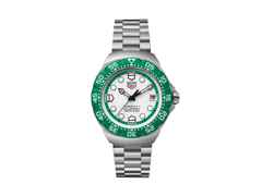TAG Heuer Formula 1 Solargraph Quarz Edelstahl 38mm weißes Zifferblatt Metallband – Herrenuhren Uhr mit Datum aus Edelstahl und Kunststoff. Das Gehäuse ist rund und silber. Das Edelstahlarmband ist silber. Das Zifferblatt ist ein Index in weiß.