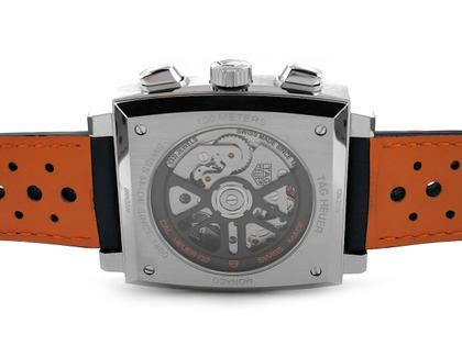 TAG Heuer Monaco x Gulf Edition Chronograph Automatik Edelstahl 39x39mm Lederband CBL2115.FC6494 Full Set mit Garantie Occasion Neu – Herrenuhren Chronograph aus Edelstahl. Das Gehäuse ist tonneauform und silber. Das Lederarmband ist blau. Das Zifferblatt ist ein Index in mehrfarbig. – Ansicht 2