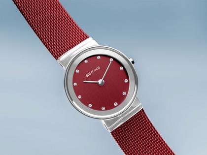 Bering 10126 Edelstahl Damenuhr rotes Zifferblatt rotes Edelstahlband – Damenuhren Uhr ohne Datum aus Edelstahl. – Ansicht 2