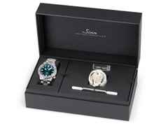 Sinn Spezialuhren U15 Taucheruhr Limited Edition Automatik Edelstahl 41mm blau-grünes Zifferblatt Metallband – Herrenuhren Uhr mit Datum aus Edelstahl. Das Gehäuse ist rund und grau. Das Edelstahlarmband ist grau. Das Zifferblatt ist ein Index in blau. – Ansicht 5
