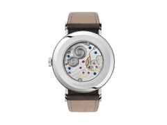 Nomos Glashütte Tangente 38 Nachtblau Handaufzug Edelstahl 38mm blaues Zifferblatt schwarzes Lederband Glasboden – Herrenuhren Uhr ohne Datum aus Edelstahl und Leder. Das Gehäuse ist rund und silber. Das Lederarmband ist grau. Das Zifferblatt ist arabisch Index und blau. – Ansicht 2