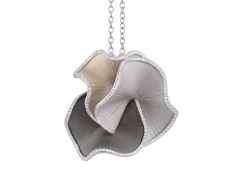 Cammilli Firenze Sultana  Kette mit Anhänger Tricolor White Ice, Black Lava und Natural Gold mit Brillanten 1,030ct – Halsschmuck Kette mit Anhänger aus 750 Weißgold.