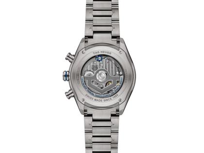 TAG Heuer Carrera Chronograph Extreme Sport Automatik Titan 44mm skelettiertes Zifferblatt Metallband – Herrenuhren Chronograph aus Keramik und Titan. Das Gehäuse ist rund und silber. Das Edelstahlarmband ist silber. Das Zifferblatt ist skelettiert und blau. – Ansicht 2