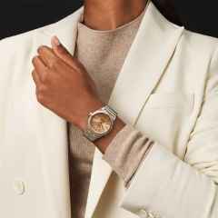 Breitling Chronomat Automatic 36 Edelstahl roségoldfarbenes Zifferblatt mit Brillanten zweifarbiges Metallband – Damenuhren Uhr mit Datum aus Edelstahl. Das Gehäuse ist rund und silber-roségold. Das Edelstahlarmband mit Gold ist silber-roségold. Das Zifferblatt ist ein Index in roségold. – Ansicht 4