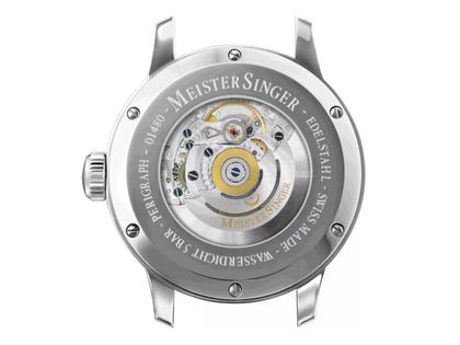 MeisterSinger Perigraph blau, 43mm, Milanaiseband klassisch – Herrenuhren Uhr mit Datum aus Edelstahl. Das Gehäuse ist rund und silber. Das Edelstahlarmband ist silber. Das Zifferblatt ist arabisch und blau. – Ansicht 2