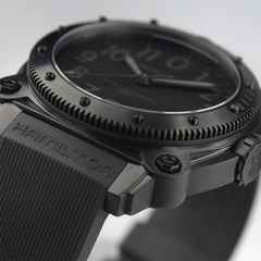 Hamilton BeLOWZERO Auto TENET Titan 46mm graue Zeigerspitze schwarzes Kautschukband – Herrenuhren Uhr ohne Datum aus Titan. Das Gehäuse ist rund und schwarz. Das Kautschuk / Kunststoff / Silikon Armband ist schwarz. Das Zifferblatt ist arabisch und schwarz. – Ansicht 3