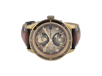 Montblanc 1858 Automatic Geosphere Limited Edition "Wüste Gobi" Bronze 42mm Lederband MB128504 Full Set Occasion – Herrenuhren Uhr mit Datum aus Bronze, Keramik und Titan. Das Gehäuse ist rund und bronze. Das Lederarmband ist braun. Das Zifferblatt ist arabisch Index und braun.