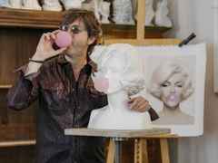 Meissen MUG Collection Mug Henkelbecher X Michael Moebius "Legends blowing Bubbles" Audrey Hepburn Blau – Porzellanwaren Tafelporzellan in weiß und aus Porzellan. – Ansicht 5