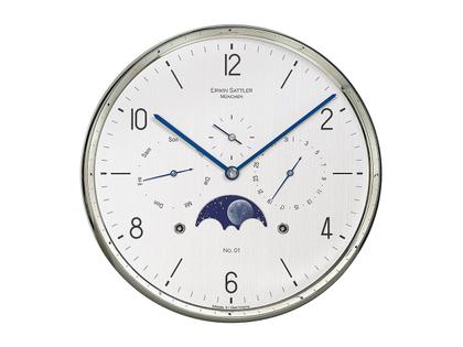 Erwin Sattler Seilzug Regulator Wanduhr Classica KS 100 M schwarz – Großuhren Wanduhr aus . Das Gehäuse ist rechteckig und schwarz. Das Zifferblatt ist arabisch Index und silber. – Ansicht 2