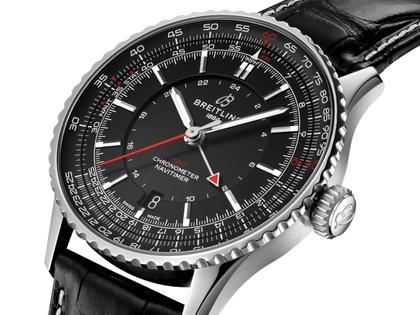 Breitling Navitimer Automatic GMT 41 Chronometer Edelstahl schwarzes Zifferblatt schwarzes Lederband – Herrenuhren Uhr mit Datum aus Edelstahl. Das Gehäuse ist rund und silber. Das Lederarmband Kroko / Alligator ist schwarz. Das Zifferblatt ist ein Index in schwarz. – Ansicht 4