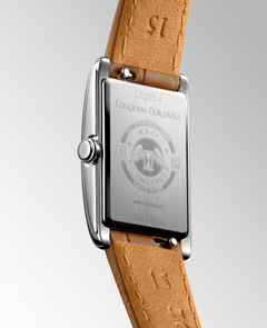 Longines DolceVita   Mini Quarz Edelstahl 21x32mm silbernes Zifferblatt römisch braunes Lederband – Damenuhren Uhr ohne Datum aus Edelstahl. Das Gehäuse ist rechteckig und silber. Das Lederarmband Kroko / Alligator ist braun. Das Zifferblatt ist römisch und silber. – Ansicht 3
