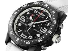 Breitling Endurance Pro 44 Chronograph Quarz Breitlight schwarzes Zifferblatt weißes Kautschukband – Herrenuhren Chronograph aus Kautschuk und Sonstiges. Das Gehäuse ist rund und schwarz. Das Kautschuk / Kunststoff / Silikon Armband ist weiß. Das Zifferblatt ist arabisch Index und schwarz. – Ansicht 4