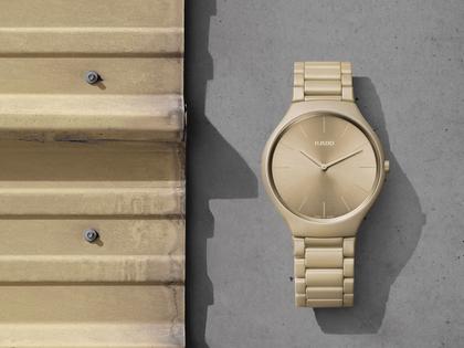 Rado True Thinline Les Couleurs Le Corbusier Quarz Keramik Cream White 32001 – Damenuhren Uhr ohne Datum aus Keramik und Titan. Das Gehäuse ist rund und weiß. Das Keramikarmband ist beige. Das Zifferblatt ist ein Index in beige. – Ansicht 4