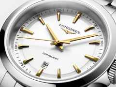 Longines Conquest Quarz Edelstahl 30mm weißes Zifferblatt Metallband – Damenuhren Uhr mit Datum aus Edelstahl. Das Gehäuse ist rund und silber. Das Edelstahlarmband ist silber. Das Zifferblatt ist ein Index in weiß. – Ansicht 2