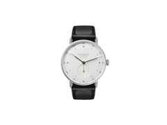 Nomos Glashütte Metro neomatik 35 Automatik Edelstahl 35mm weißes Zifferblatt schwarzes Lederband – Damenuhren Uhr ohne Datum aus Edelstahl. Das Gehäuse ist rund und silber. Das Lederarmband ist schwarz. Das Zifferblatt ist arabisch Index und silber.