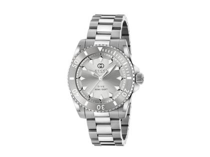 Herrenuhren Uhr ohne Datum aus Edelstahl. Das Gehäuse ist rund und silber. Das Edelstahlarmband ist silber. Das Zifferblatt ist ein Index in silber.