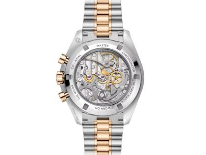 Omega Speedmaster Moonwatch Professional Chronograph Handaufzug Edelstahl 42mm silberfarbenes Zifferblatt zweifarbiges Metallband – Herrenuhren Chronograph aus 750 Gelbgold, Edelstahl und Keramik. Das Gehäuse ist rund und silber. Das Edelstahlarmband mit Gold ist silber-gelbgold. Das Zifferblatt ist ein Index in silber. – Ansicht 2