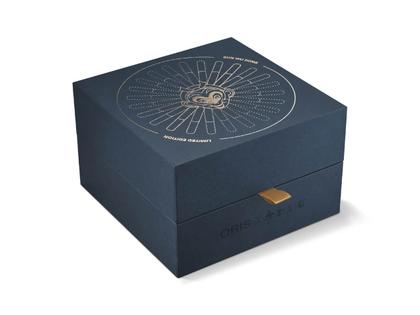 Oris Aquis Date Sun Wukong Limited Edition Automatik Edelstahl 41,5mm blaues Zifferblatt Metallband – Herrenuhren Uhr mit Datum aus Edelstahl und Keramik. Das Gehäuse ist rund und silber. Das Edelstahlarmband ist silber. Das Zifferblatt ist ein Index in blau. – Ansicht 5