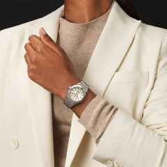 Breitling Chronomat 32 Quarz Edelstahl weißes Zifferblatt mit Brillanten Metallband – Damenuhren Uhr mit Datum aus Edelstahl. Das Gehäuse ist rund und silber. Das Edelstahlarmband ist silber. Das Zifferblatt ist ein Index in weiß. – Ansicht 4