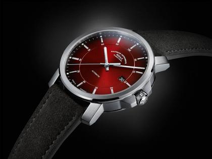 Mühle Glashütte 29er Casual Edition 135 Jahre Juwelier Roller Automatik Edelstahl 42,4mm rotes Zifferblatt graues Lederband – Herrenuhren Uhr mit Datum aus Edelstahl und Leder. Das Gehäuse ist rund und silber. Das Lederarmband ist grau. Das Zifferblatt ist ein Index in rot. – Ansicht 7