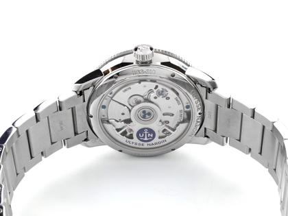 Juwelier Roller Ulysse Nardin Marine Torpilleur Automatik Edelstahl 42mm graues Zifferblatt Metallband 1183-310-7M/42-BQ Full Set Occasion Neu – Herrenuhren Uhr mit Datum aus Edelstahl. Das Gehäuse ist rund und silber. Das Edelstahlarmband ist silber. Das Zifferblatt ist römisch und grau. – Ansicht 2