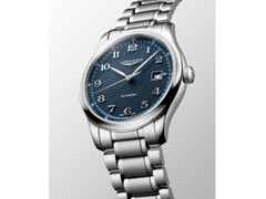 Longines Master Collection Automatik Edelstahl 41mm blaues Zifferblatt Metallband – Herrenuhren Uhr mit Datum aus Edelstahl. Das Gehäuse ist rund und silber. Das Edelstahlarmband ist silber. Das Zifferblatt ist arabisch und blau. – Ansicht 3