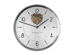Erwin Sattler Wand-Präzisionspendeluhr Metallica 1799 Handaufzug weißes Zifferblatt limitiert – Großuhren Wanduhr aus Edelstahl und Holz. Das Gehäuse ist rund und schwarz. Das Zifferblatt ist arabisch Index und weiß. – Ansicht 2