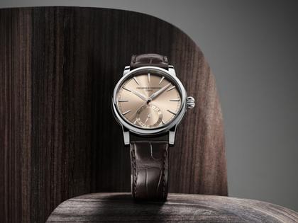 Frederique Constant Classic Date Manufacture Automatik Edelstahl 40mm beiges Zifferblatt schwarzes Lederband – Herrenuhren Uhr mit Datum aus Edelstahl und Leder. Das Gehäuse ist rund und silber. Das Lederarmband Kroko / Alligator ist schwarz. Das Zifferblatt ist ein Index in beige. – Ansicht 4