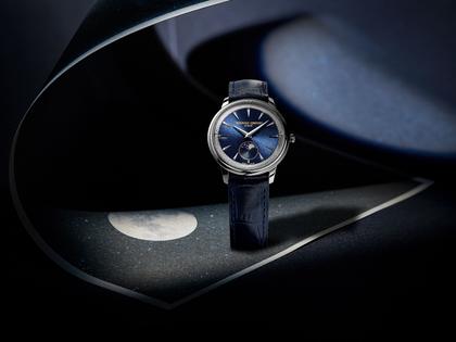 Frederique Constant Classics Moneta Moonphase Quarz 37mm blaues Zifferblatt blaues Lederband – Herrenuhren Uhr ohne Datum aus Edelstahl und Leder. Das Gehäuse ist rund und silber. Das Lederarmband ist blau. Das Zifferblatt ist ein Index in blau. – Ansicht 4