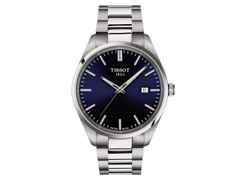 Tissot PR 100 Quarz Edelstahl 40mm blaues Zifferblatt Metallband – Herrenuhren Uhr mit Datum aus Edelstahl. Das Gehäuse ist rund und silber. Das Edelstahlarmband ist silber. Das Zifferblatt ist ein Index in blau.