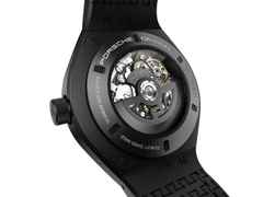 Porsche Design Monobloc  Actuator Chronotimer Flyback Acid Green – Herrenuhren Chronograph aus Titan und Titancarbid beschichtet. Das Gehäuse ist rund und schwarz. Das Kautschuk / Kunststoff / Silikon Armband ist schwarz. Das Zifferblatt ist ein Index in schwarz. – Ansicht 3