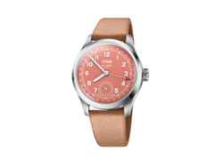 Oris Big Crown Pointer Date Calibre 403 Automatik Edelstahl 40mm rosa Zifferblatt braunes Lederband – Herrenuhren Uhr mit Datum aus Edelstahl und Leder. Das Gehäuse ist rund und silber. Das Lederarmband ist braun. Das Zifferblatt ist arabisch und rosa.