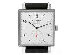Nomos Glashütte Tetra neomatik 39 Automatik Edelstahl 33mm weißes Zifferblatt schwarzes Lederband – Damenuhren Uhr ohne Datum aus Edelstahl. Das Gehäuse ist quadratisch und silber. Das Lederarmband ist schwarz. Das Zifferblatt ist arabisch Index und weiß. – Ansicht 4