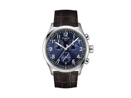 Tissot Chrono L Quarz Edelstahl 42mm blaues Zifferblatt braunes Lederband – Herrenuhren Chronograph aus Edelstahl und Leder. Das Gehäuse ist rund und silber. Das Lederarmband ist braun. Das Zifferblatt ist arabisch Index und blau.