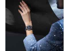Frederique Constant Classics Moneta Moonphase Quarz 37mm blaues Zifferblatt blaues Lederband – Herrenuhren Uhr ohne Datum aus Edelstahl und Leder. Das Gehäuse ist rund und silber. Das Lederarmband ist blau. Das Zifferblatt ist ein Index in blau. – Ansicht 7
