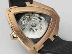 Hamilton Ventura Elvis80 Skeleton Dragon Auto Edelstahl PVD-Roségold 42x45mm schwarzes Zifferblatt Kautschukband – Damenuhren Uhr ohne Datum aus Edelstahl, Kautschuk und PVD beschichtet. Das Gehäuse ist sonstige Form und roségold. Das Kautschuk / Kunststoff / Silikon Armband ist schwarz. Das Zifferblatt ist ohne Zeichen und schwarz. – Ansicht 4