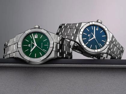 Maurice Lacroix Aikon Quartz Edelstahl 40mm blaues Zifferblatt Metallband – Herrenuhren Uhr mit Datum aus Edelstahl, PVD beschichtet und vergoldet. Das Gehäuse ist rund und silber. Das Edelstahlarmband ist silber. Das Zifferblatt ist ein Index in blau. – Ansicht 2