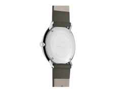 Junghans Max Bill Damen Quarz Edelstahl 32,7mm rosa Zifferblatt braunes Lederband – Damenuhren Uhr mit Datum aus Edelstahl. Das Gehäuse ist rund und silber. Das Lederarmband ist braun. Das Zifferblatt ist ein Index in rosa. – Ansicht 2
