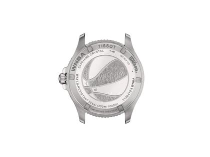 Tissot Seastar Wilson WNBA Quarz Edelstahl 40mm weißes Zifferblatt weißes Lederband – Herrenuhren Uhr mit Datum aus Edelstahl. Das Gehäuse ist rund und silber. Das Lederarmband ist weiß. Das Zifferblatt ist ein Index in weiß. – Ansicht 4