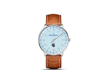 MeisterSinger Neo 200 Jahre Johann Strauss Automatik Edelstahl 36mm blaues Zifferblatt braunes Lederband limitiert – Herrenuhren Uhr ohne Datum aus Edelstahl und Leder. Das Gehäuse ist rund und silber. Das Lederarmband ist braun. Das Zifferblatt ist arabisch und blau.
