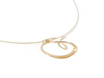 Jutta Ulland Windungen und Wendungen Kette mit Anhänger Silber goldplattiert – Halsschmuck Kette mit Anhänger aus 925 Silber und und vergoldet.