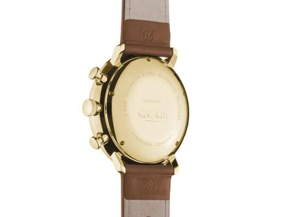 Junghans Max Bill Chronoscope Automatik Edelstahl PVD-Gelbgold 40mm weißes Zifferblatt braunes Lederband – Herrenuhren Chronograph aus Edelstahl, Leder und PVD beschichtet. Das Gehäuse ist rund und gelbgold. Das Lederarmband ist braun. Das Zifferblatt ist arabisch Index und silber. – Ansicht 3