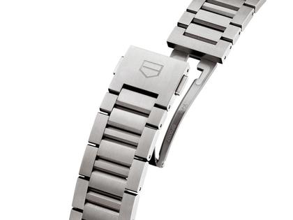 TAG Heuer Carrera Chronograph Extreme Sport Automatik Titan 44mm skelettiertes Zifferblatt Metallband – Herrenuhren Chronograph aus Keramik und Titan. Das Gehäuse ist rund und silber. Das Edelstahlarmband ist silber. Das Zifferblatt ist skelettiert und blau. – Ansicht 3