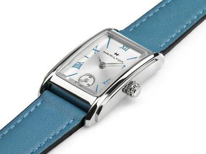 Hamilton Ardmore S Quarz Edelstahl silber Lederband türkis – Damenuhren Uhr ohne Datum aus Edelstahl und Leder. Das Gehäuse ist rechteckig und silber. Das Lederarmband ist blau. Das Zifferblatt ist römisch und silber. – Ansicht 2