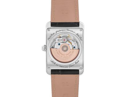 Frederique Constant Classics Carree Moonphase Automatik Edelstahl 42x30mm silbernes Zifferblatt schwarzes Lederband – Herrenuhren Uhr ohne Datum aus Edelstahl und Leder. Das Gehäuse ist rechteckig und silber. Das Lederarmband ist schwarz. Das Zifferblatt ist ein Index in silber. – Ansicht 3