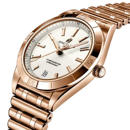 Breitling Chronomat Automatic 36 Rotgold weißes Zifferblatt Metallband – Damenuhren Uhr mit Datum aus Edelstahl. Das Gehäuse ist rund und roségold. Das Goldarmband ist roségold. Das Zifferblatt ist ein Index in weiß. – Ansicht 3