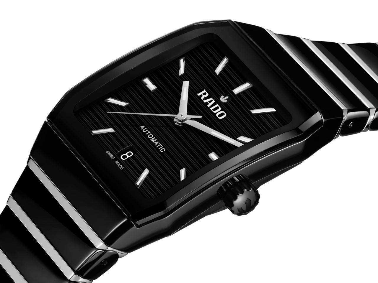 Rado Anatom Automatik Keramik 32,5mm schwarzes Zifferblatt schwarzes Keramikband – Damenuhren Uhr mit Datum aus Edelstahl und Keramik. Das Gehäuse ist rechteckig und schwarz. Das Keramikarmband ist schwarz. Das Zifferblatt ist ein Index in schwarz. – Ansicht 2