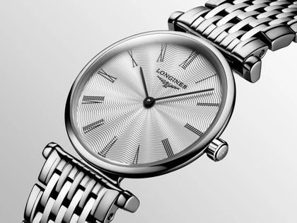 Longines La Grande Classique Quarz Edelstahl 24mm silbernes Zifferblatt Metallband – Damenuhren Uhr ohne Datum aus Edelstahl. Das Armband ist ein Edelstahlarmband. Der Zifferblatt ist römisch. – Ansicht 2
