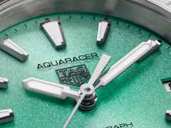 TAG Heuer Aquaracer Professional 200 Solargraph Quarz Edelstahl 34mm türkises Zifferblatt Metallband – Damenuhren Uhr mit Datum aus Edelstahl. Das Gehäuse ist rund und silber. Das Edelstahlarmband ist silber. Das Zifferblatt ist ein Index in türkis. – Ansicht 5